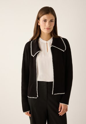 More & More Vest - black