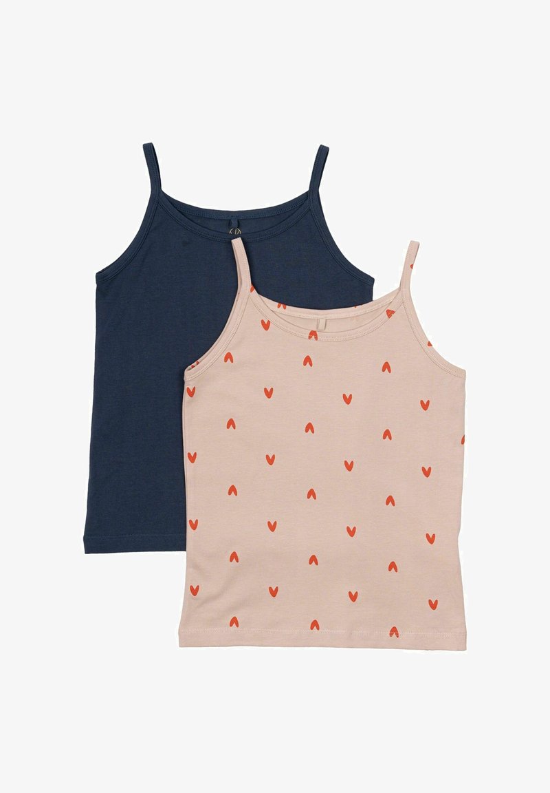 Twee tanktops: één marineblauw, de ander lichtroze met rode hartpatronen. Beide hebben dunne schouderbandjes en zijn van zacht katoen.