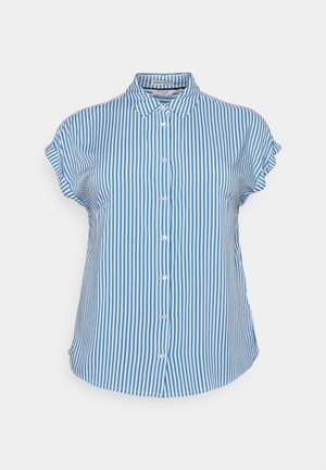 Blå og hvide vertikalt stribede kortærmede kjoleskjorte med knapper, krave og buet kant, vist på hvid baggrund.
