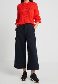 YAS Trui - red