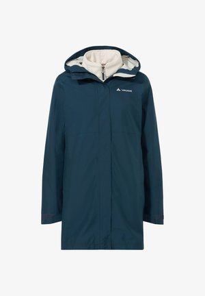 Giacca impermeabile blu navy con colletto foderato in pile, zip completa e cappuccio regolabile. Presenta polsini con bottone e tasche laterali.