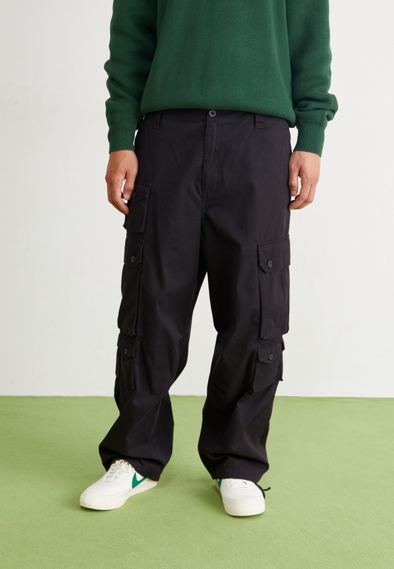 Carhartt WIP TRACKER PANT - Cargobukser - black