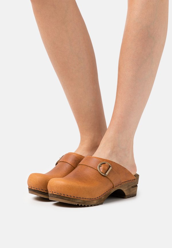 MARIA OPEN - Clogs - cognac