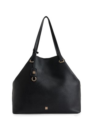 Zwarte leren tote bag met een gestructureerde afwerking, vergulde hardwareaccenten en dubbele schouderbanden. Heeft een kenmerkend logo aan de voorkant.
