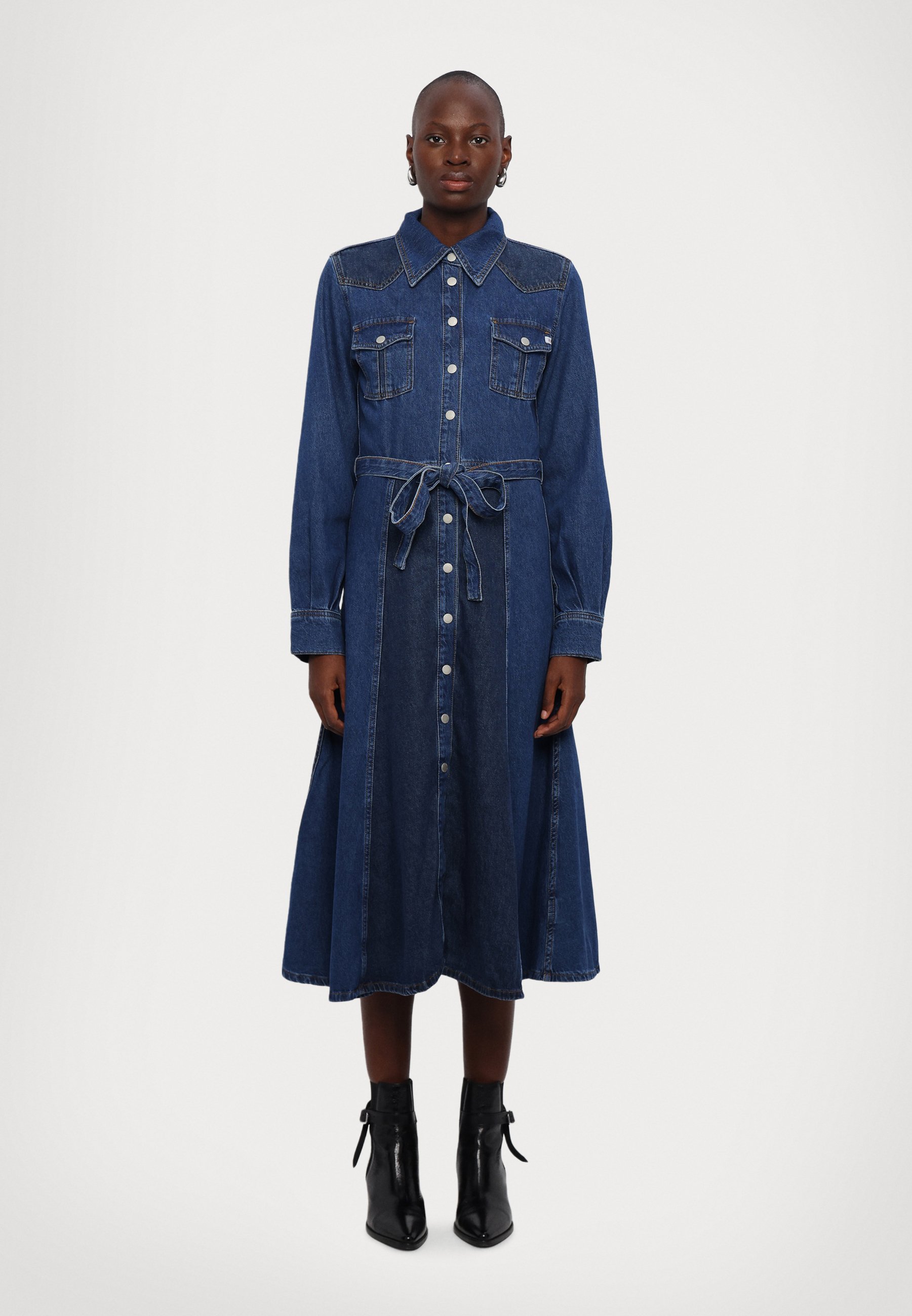 AG Jeans MARSEILLE PATCHED DRESS - Denim dress - la croisette/dark blue -  Zalando