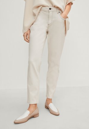 BOYFRIEND - Jeansy Slim Fit - dark cream