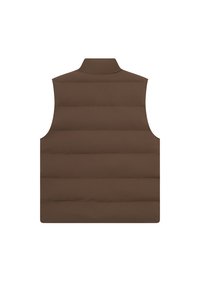 Brūns pūkains bezpiegu vests, bez piedurknēm, ar quiltēta tekstūru, augstu apkakli, gludu materiālu, bez redzamiem piederumiem, viendabīgi krāsā bez rakstiem.