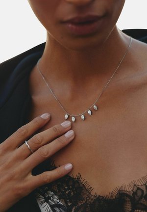 EDBLAD, ARROW MULTI - Ketting - silver-coloured