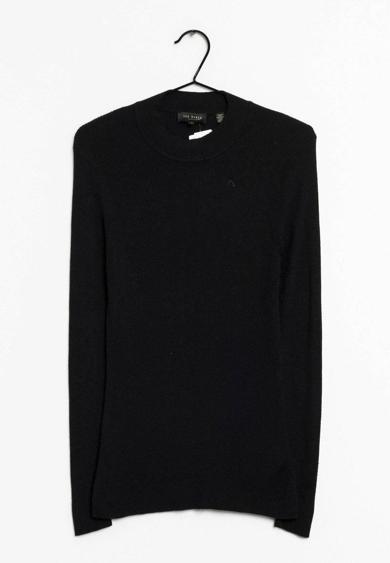 Schwarzer, langärmeliger Pullover mit rundem Ausschnitt, geripptem Material und seitlichen Schlitzen am Saum. Hängt zur Präsentation an einem Haken.