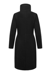 Manteau en laine noir avec un col haut, des manches longues et une coupe ajustée. Présente le logo de la marque en relief au niveau du col et des lignes de design épurées.