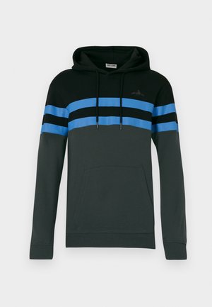 Sweatshirt com capuz em preto e verde escuro com riscas horizontais azuis e pretas. Apresenta um bolso canguru e cordões ajustáveis.