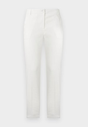 Hvide skræddersyede, smalle bukser med frontknap og lynlås, bæltestropper og presninger ned langs benene.