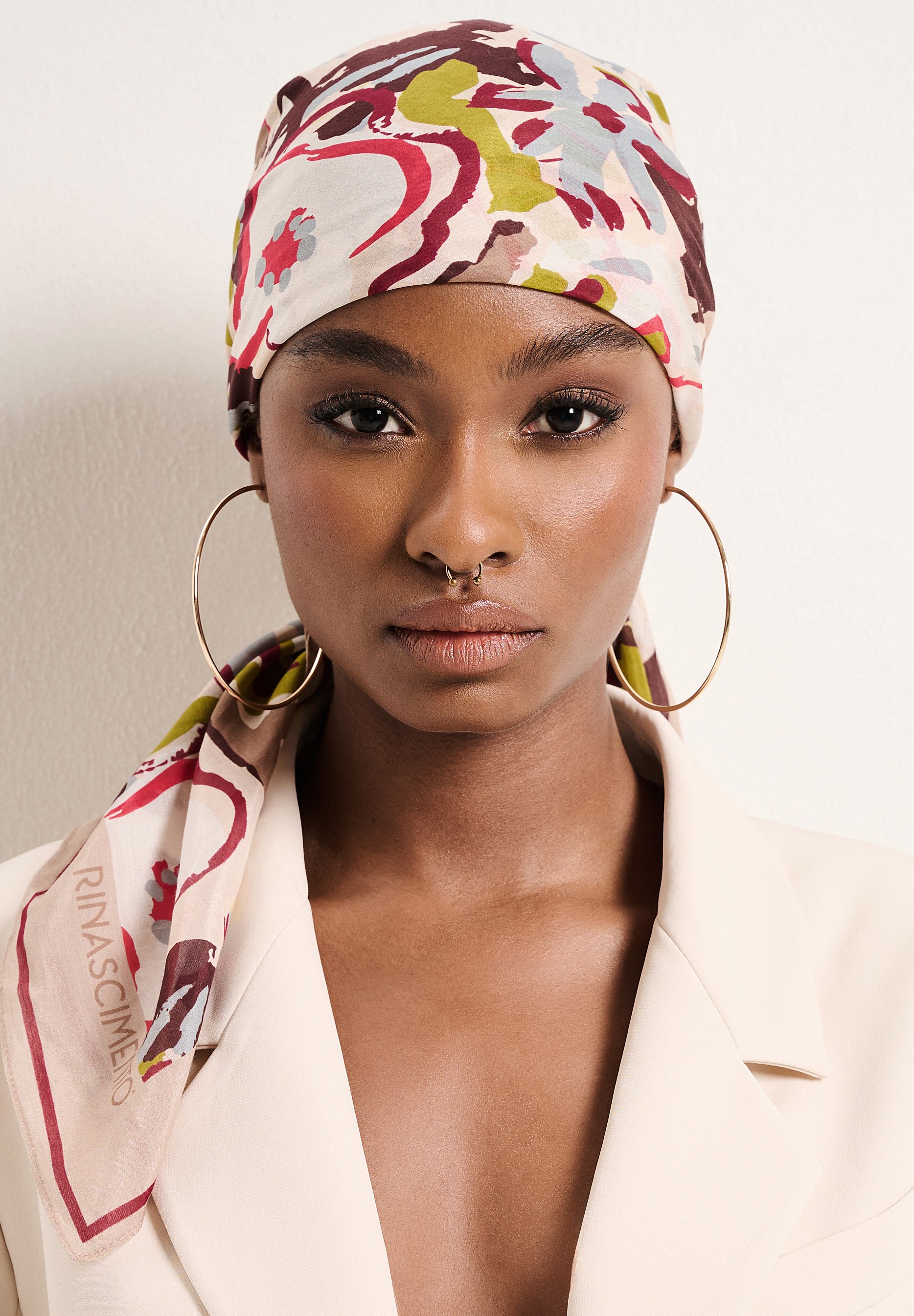 Rinascimento Sciarpa beige