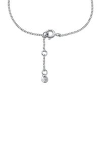 Bracciale in argento con un design a maglia semplice, caratterizzato da un chiusura tonda e una catena di estensione con due pendenti.