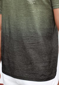 Next DIP DYE GRAPHIC - T-shirts print - khaki