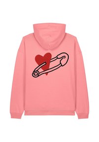 Felpa rosa con un grande cuore rosso e un design di spillo da balia sulla schiena. Presenta una vestibilità rilassata e un cappuccio regolabile con cordino.