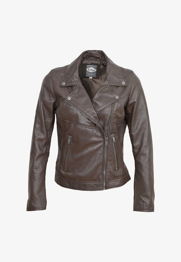 Bruine leren motorjack met een gekartelde kraag, asymmetrische rits en twee voorzakken met rits en een gestructureerde afwerking.