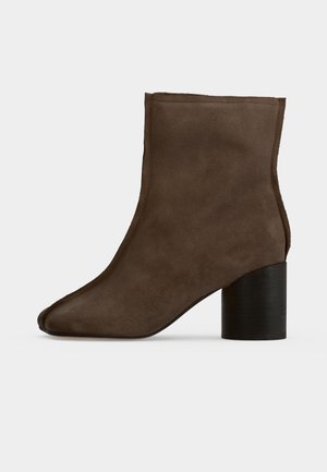 MM6 Maison Margiela ANKLE BOOT - Κλασικές μπότες αστραγάλου - dark brown