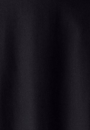 Tissu noir, texture tissée, surface lisse, couleur uniforme, sans motifs ni accents visibles. Convient à divers usages vestimentaires ou de rembourrage.