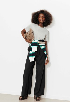 Promod PANTALON LARGE ET UNI - Pantalon classique - noir