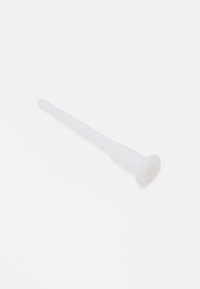 Bijeli plastični alat s tankim, izduženim drškama i zaobljenom podlogom, koji se odlikuje glatkom teksturom i jednostavnim, elegantnim dizajnom.