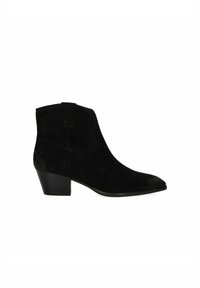 Bottines en suede noir avec un bout pointu et un petit talon bloc angulé. Dotées d'une texture lisse et d'une languette à l'arrière.
