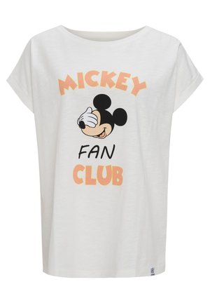 T-shirt blanc à manches courtes avec un col rond. Présente un graphisme noir et orange de Mickey Mouse avec le texte "MICKEY FAN CLUB."
