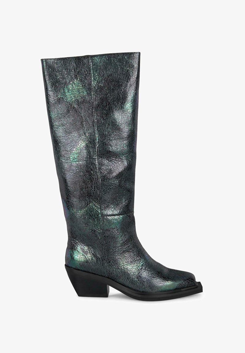 Stivali neri sintetici al ginocchio con una texture screpolata, forma angolare e tacco basso a blocco, caratterizzati da accenti iridescenti lucidi.