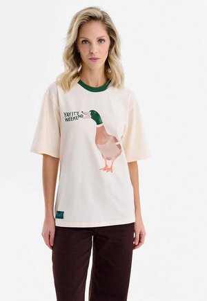 - T-shirt z nadrukiem