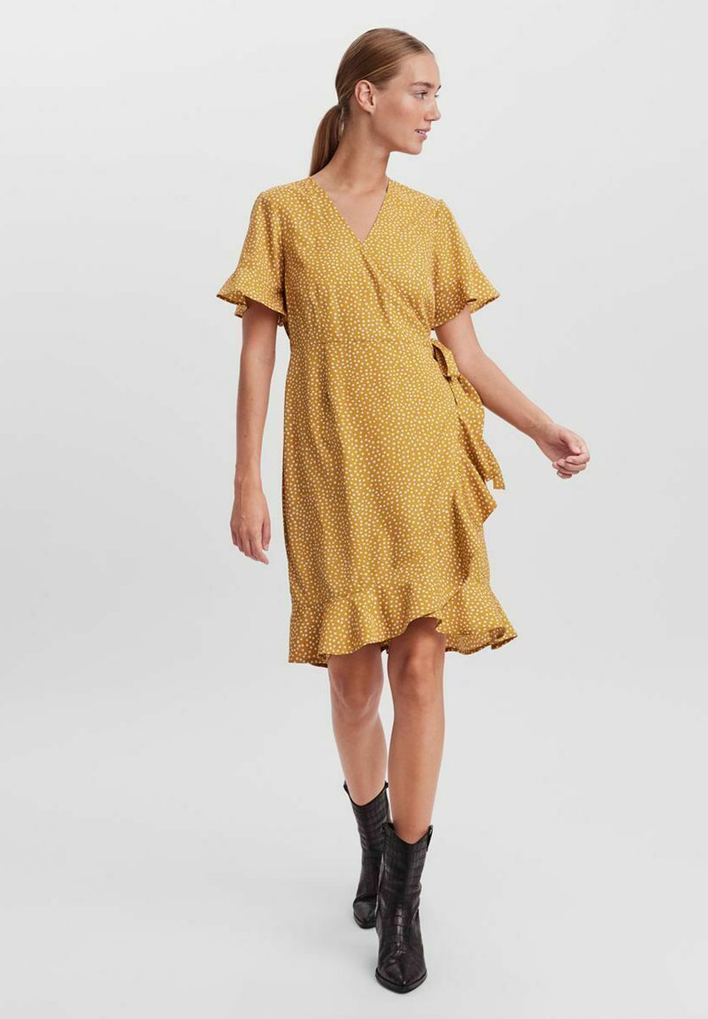 Vero Moda Jurk goudkleurig Vero Moda Jurk goudkleurig