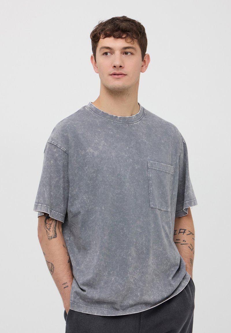 Terranova LOOSE FIT CON TASCHINO - T-shirt basic - grigio