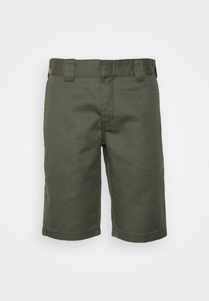 Olivgrüne Baumwollshorts mit geradem Schnitt, umgeschlagenen Säumen, Gürtelschlaufen und flachem Vorderteil. Keine sichtbaren Taschen oder Verzierungen.