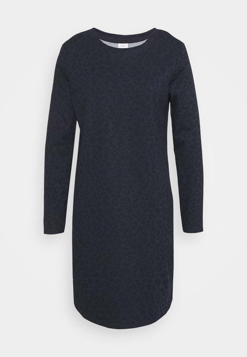 Robe bleu marine foncé à manches longues, longueur genou, avec un motif léopard discret et un col arrondi sur fond blanc.