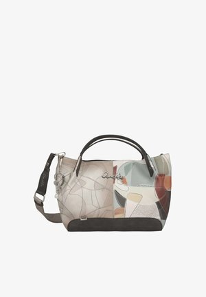 Borsa a mano con manici neri e tracolla, con motivi geometrici astratti beige, grigi e marroni e dettaglio del nome del brand in argento.