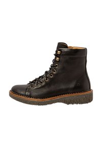 Botín negro de cuero hasta el tobillo con punta redonda, cordones en la parte frontal, ojales decorativos de metal y una suela de goma texturizada y con flecos.