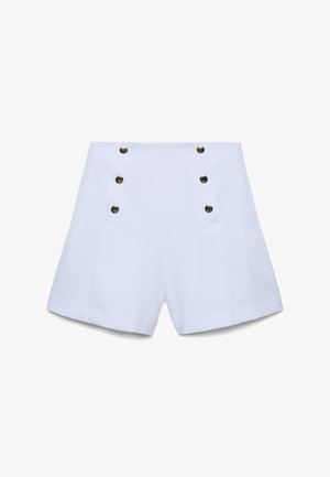 Shorts blancs taille haute avec six boutons métalliques disposés en deux rangées verticales à l'avant.