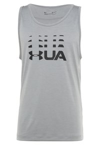 Camiseta sin mangas gris de tela ligera, con un diseño gráfico negro que presenta el texto "UA" en letras grandes en el frente.