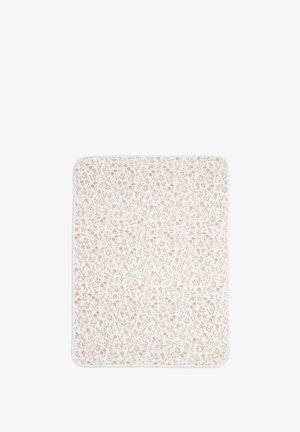 Rechthoekige witte babydeken met afgeronde hoeken en een klein beige bloemenpatroon gelijkmatig verspreid over het oppervlak.