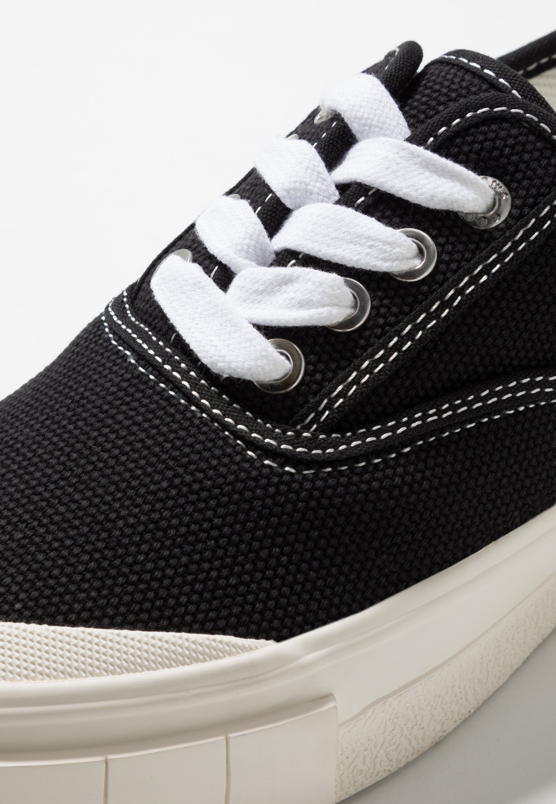 Good News ACE Joggesko black Zalando.no Good News ACE Joggesko red Zalando.no