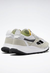 Reebok Classic CLASSIC LEGACY UNISEX - Sapatilhas - ftwr white/core black/acid yellow