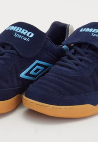 Umbro SPECIALI TR SUEDE UNISEX - Trainers - dark navy/vista blue/white sand