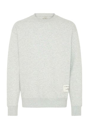 Sweatshirt gris clair en mélange de coton ; présente un col rond, des poignets côtelés et un petit label en bas à gauche.