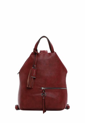 Roter Leder-Rucksack mit strukturiertem Finish, ausgestattet mit einer Reißverschlusstasche, Quastendetail und zwei oberen Traggriffen für verschiedene Tragemöglichkeiten.