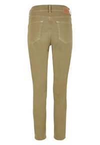 Jeans skinny color caqui con un acabado suave, diseño de cinco bolsillos y una etiqueta de marca de cuero en la cinturilla. Presenta detalles cosidos en los bolsillos.