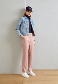 Esprit Nohavice chinos - old pink