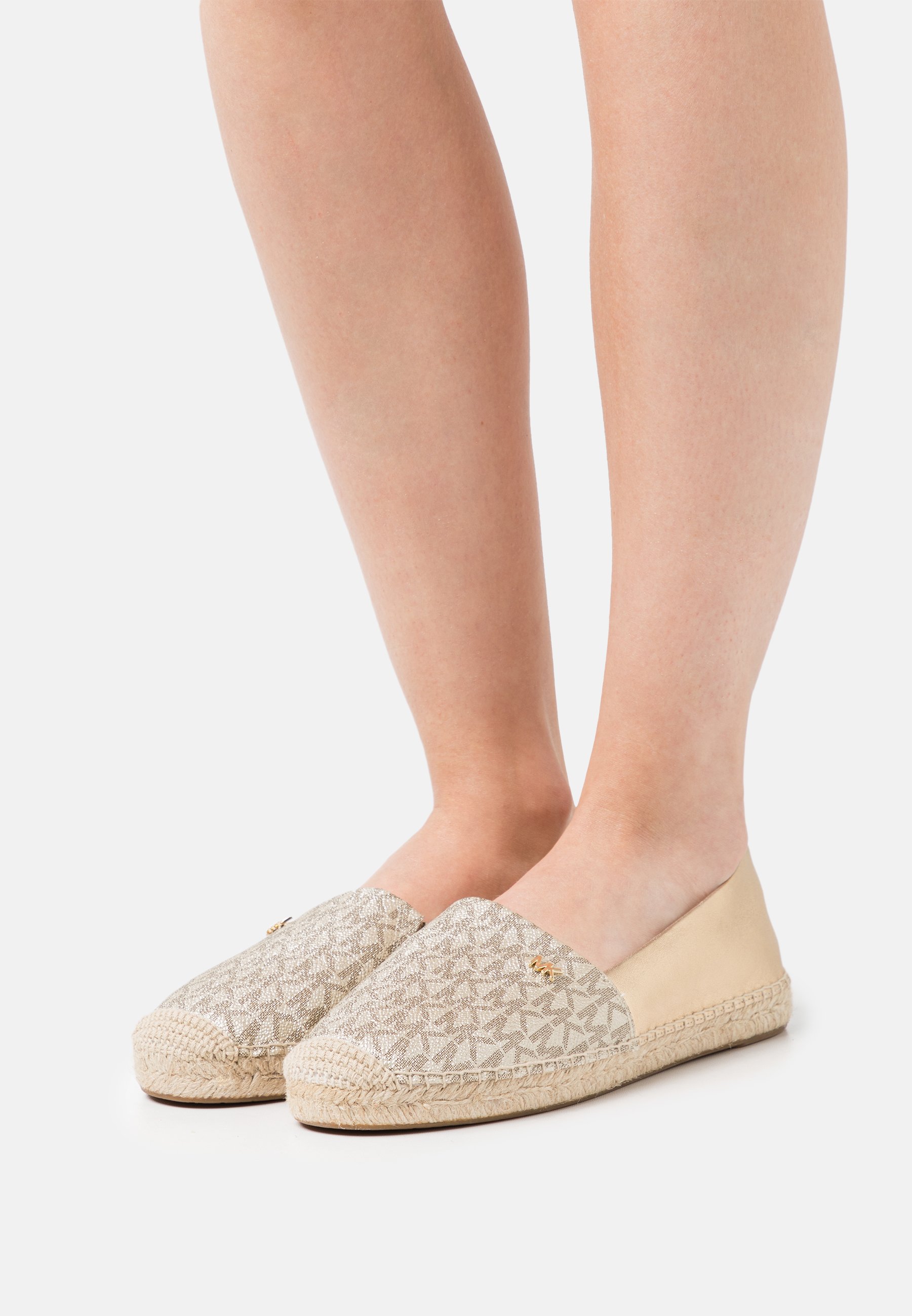 Arriba 66+ imagen michael kors kendrick espadrilles gold