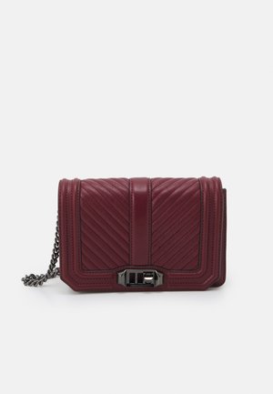CHEVRON QUILTED SMALL LOVE CROSSBODY - Olkalaukku - chrywd