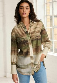 Next - LONG SLEEVE - Hemdbluse - green scenic print Thumbnail-Bild 1