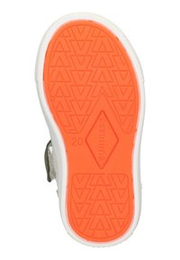 Suela de zapato con un borde blanco y un centro naranja brillante que presenta un patrón de tracción triangular. El texto dice "Bunnies JR" y "20."