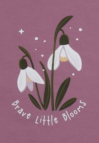 Lila Stoff mit einem grafischen Design, das zwei Schneeglöckchen in Weiß und Grün zeigt. Text "Mutige kleine Blumen" in Weiß.